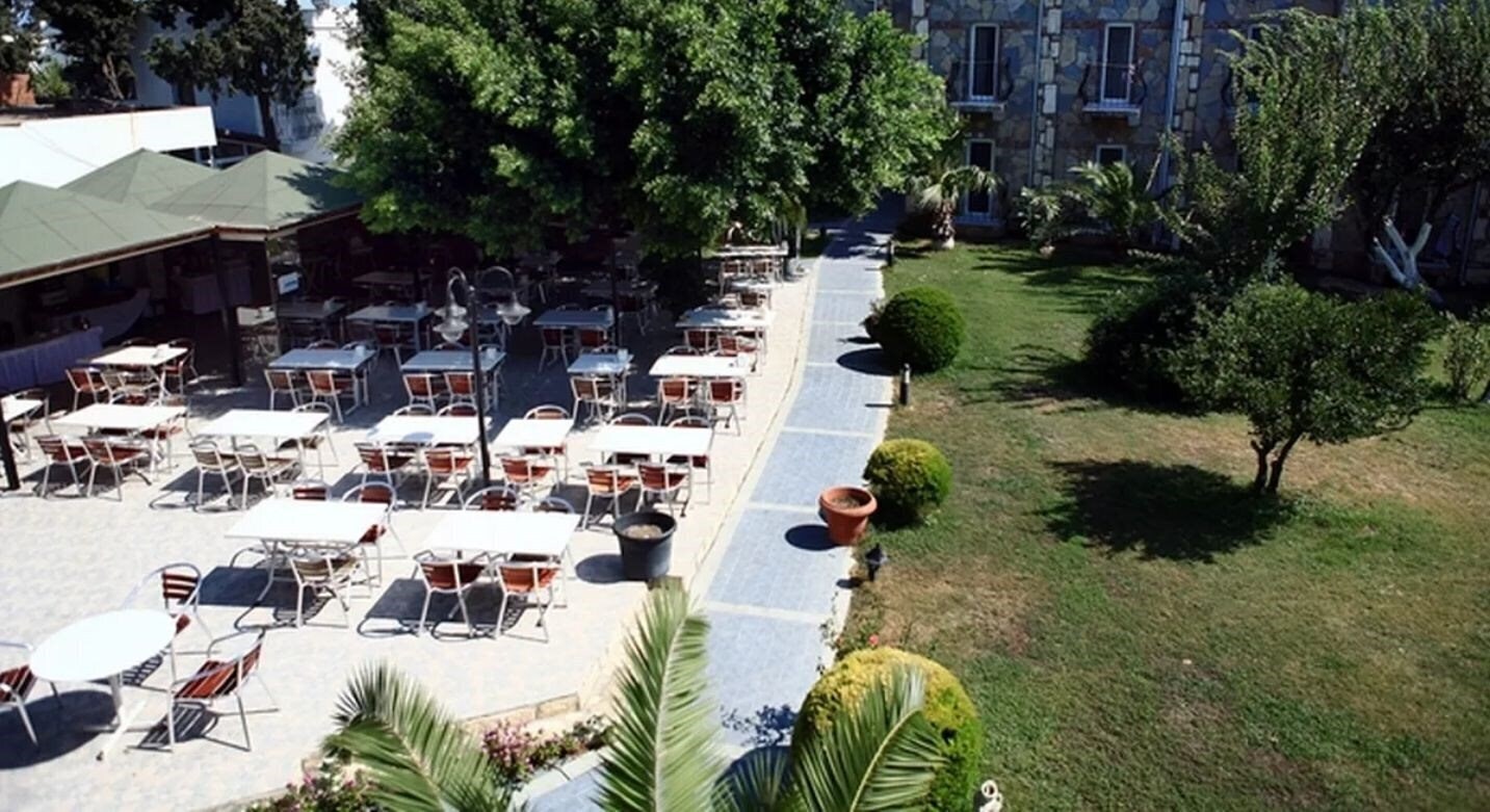 Территория Parilti Hotel 3*